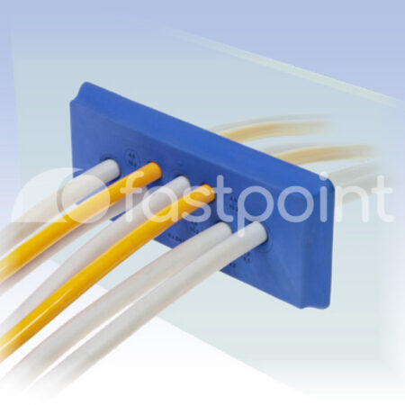 Placa con pasacables para alimentación y farmacia